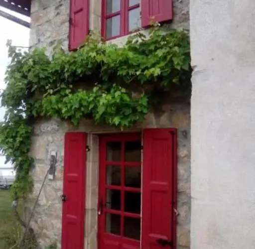 Petite Maison A La Campagne