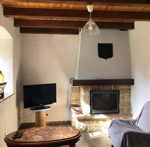 Petite Maison A La Campagne